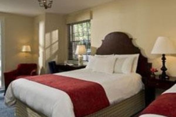 THE COOPER INN (Cooperstown)